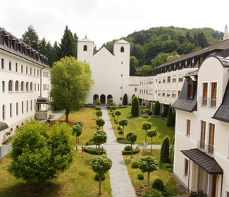 Kloster St. Joseph Neumarkt Innenhof